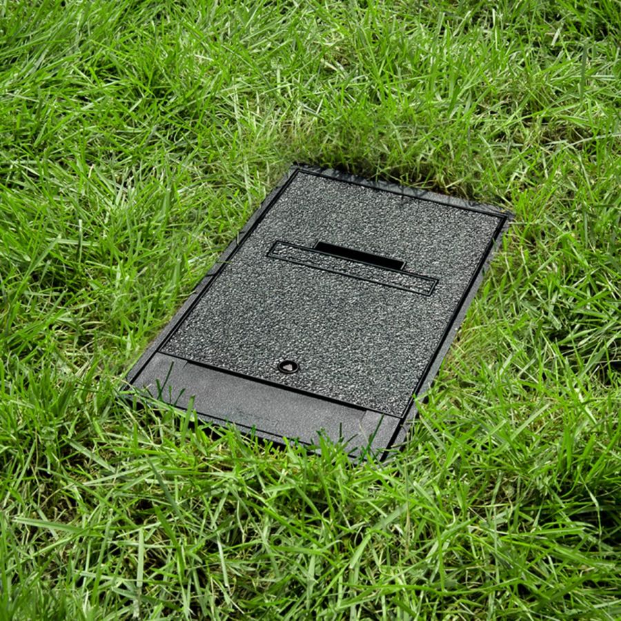 LEGRAND OUTDOOR GROUND BOX 2GANG, 20 AMP DUPLEX RECEPTACLES, BLACK