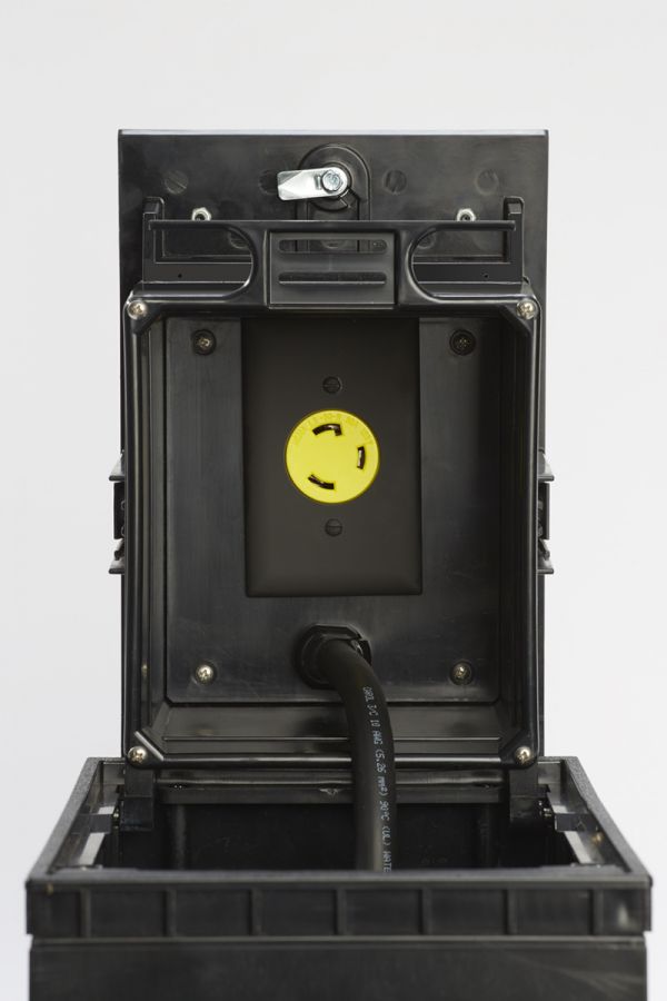 Legrand Outdoor Ground Box 30 Amp 250 Volt Turnlok® Locking Receptacle