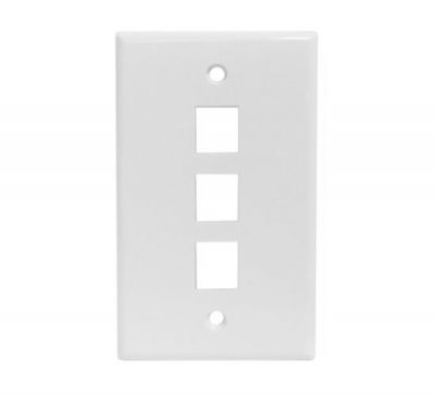 DYNACOM SINGLE-GANG 3-HOLE FACEPLATE (WHITE)